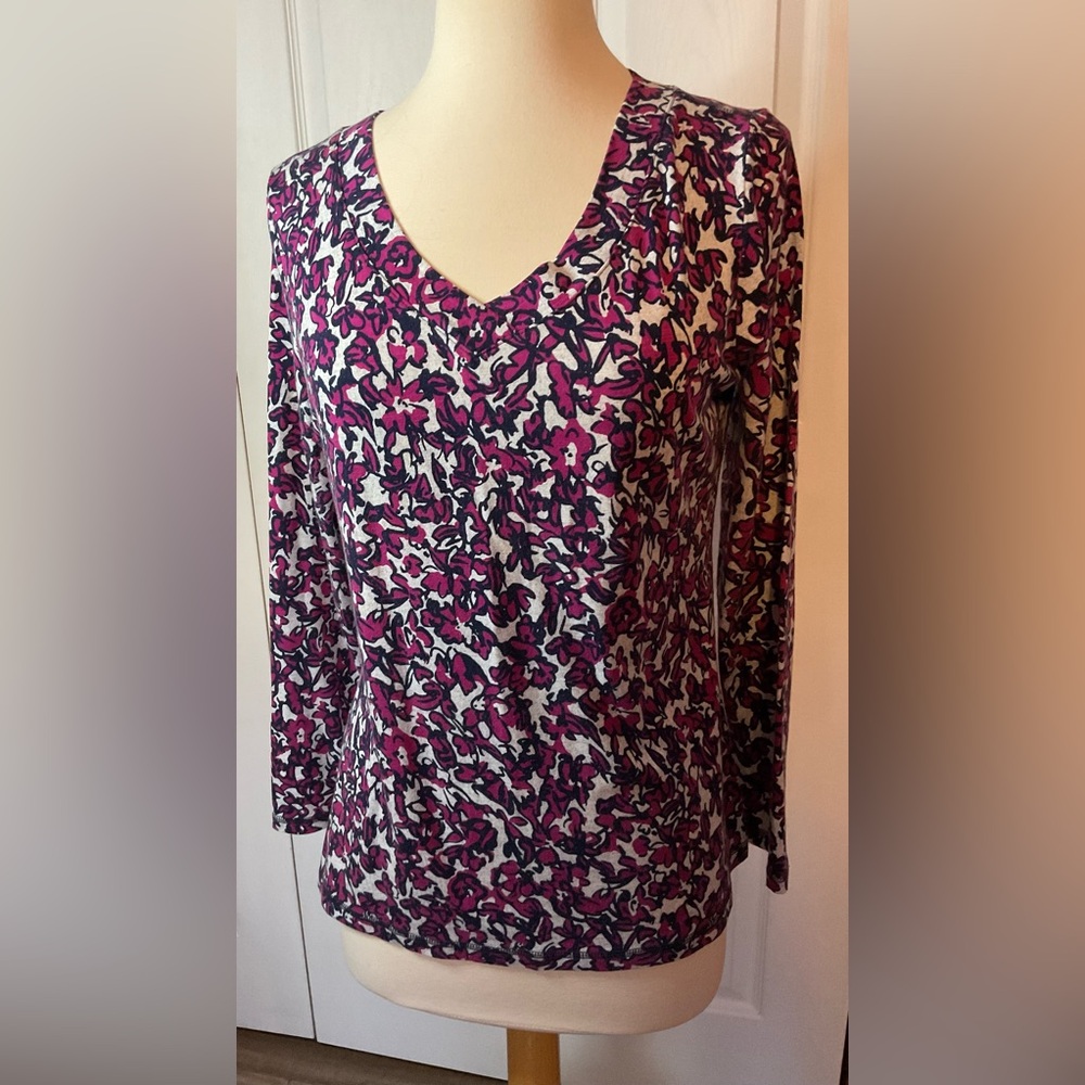 T‎ by Talbots V Neck Pink Gray Black Floral Print Top Size Medium Petite